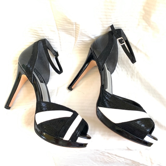 White House Black Market 'Tosha' peep-toe ankle strap platform heels 8 like new - Picture 8 of 16
